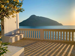 Kastelli Blu SEA - Luxury Waterfront Designer Villa