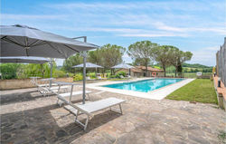 Stunning home in Colle di Val d'Elsa with Outdoor swimming pool, Sauna and 2 Bedrooms