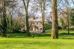 Secluded Manor House with pool and tennis court