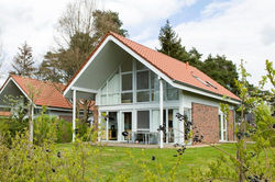 E4 - Ferienhaus für die ganze Familie mit Sauna, herrlichem Ausblick & grossem Garten in Röbel an der Müritz