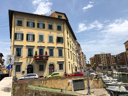 Renovierte 4 Zi-Wohnung in Palazzo aus dem 17. Jhrh zwischen Zentrum und Hafen von Livorno