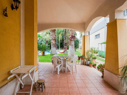 Classic Villa in Floridia with Fenced Garden