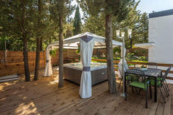 Villa Janski Pearl - 3 Bedroom Villa - Beautiful Private Gardens - Sauna and Jacuzzi