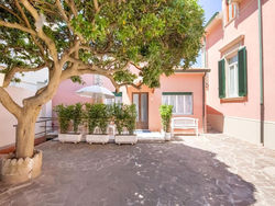 Attractive holiday home in San Vincenzo with a sea-view