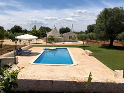 TRULLO PARCOMONSIGNORE CON PISCINA PRIVATA