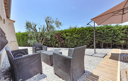 Amazing home in Grasse with Outdoor swimming pool, WiFi and 3 Bedrooms
