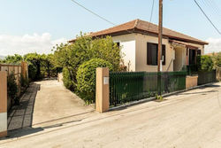 Mansion of 120 m2, with high ceilings and big yard