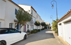 Nice home in Aigues-Mortes with Outdoor swimming pool, WiFi and 2 Bedrooms