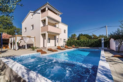 Vila Ines near nature park Vrana