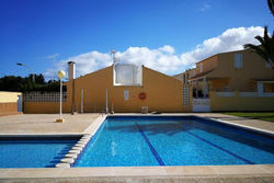 Bungalow con piscina en Mar de Cristal