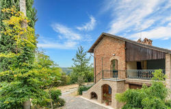 Amazing home in Belveglio with WiFi and 4 Bedrooms