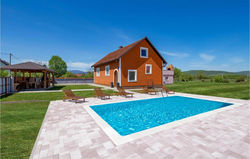 Beautiful home in Otocac with Outdoor swimming pool, WiFi and 3 Bedrooms