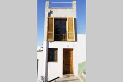 House with patio, roof terrace and sea view