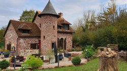 Collonges la rouge, Moulin et son gite,jakuzzi,clim piscine,wifi