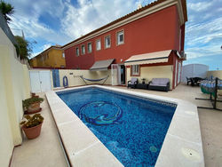 Casa Grande con Piscina Privada y vistas al Mar. 4-8 people.