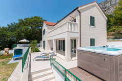 Villa STONE OASIS with SwimSpa pool