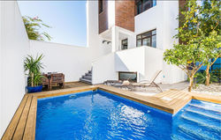Amazing home in Conil de la frontera with Outdoor swimming pool, WiFi and 4 Bedrooms