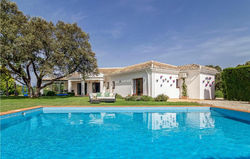 Beautiful home in Villanueva del Rosario with Outdoor swimming pool, WiFi and 3 Bedrooms