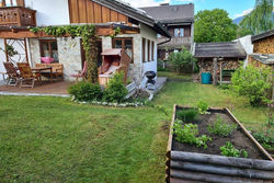 By Toni - Ferienwohnung mit Garten in Garmisch