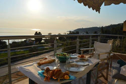 35 m from the beach, amazing seaview, Chalkidiki, Loutra Agias Paraskevis , Evdiriadis Luxury Apartment , you can see it on youtube if you type the name Evdiriadis