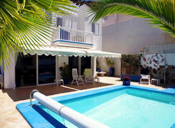VILLA 4 * A Beautiful Villa with Private Solar Heated Pool, Air-Conditioned & Wi Fi