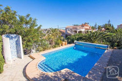 Chalet en Calpe al lado del mar con piscina privada Jardin 4 personas