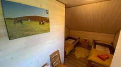 Domek nad stawem
