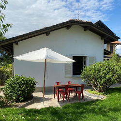 Casa del Custode: renovated flat with garden in a Villa near the lake
