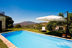 GeniChi: Big Modern Villa with outstanding views sea & countryside