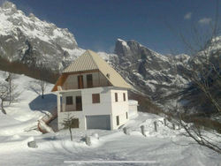 Alpbes Theth Guesthouse