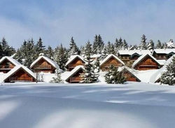 Maison de bois finlandaise au pied des pistes