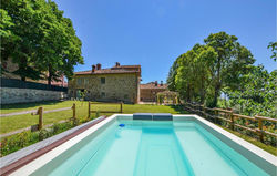 Stunning home in Arezzo with WiFi and 5 Bedrooms