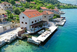 SEASIDE HOUSE KOTOR