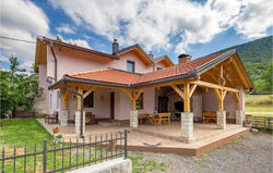 Stunning home in Vrzici with Jacuzzi, WiFi and 3 Bedrooms