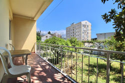 2bd Family Apt w/ 2 Terraces & Green Views