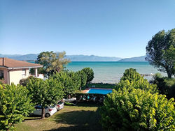 Casa Lugana 8 - monolocale con piscina fronte lago