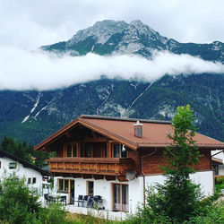 Schickster Mountain Lodge