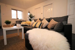 Two Bed Apartment - Free Private Parking - by PROPERTY PROMISE