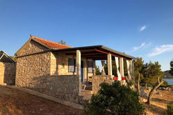 Robinson style house Zminjak