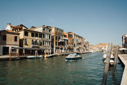 Palazzo Veneziano direct at the canal with roof terrace