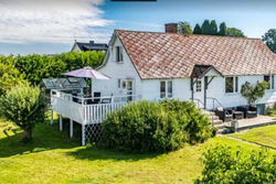 Lantligt sekelskifteshus, 2 km från havet