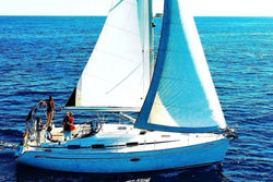 3 bed Sailing Yacht in the heart of Puerto Banus