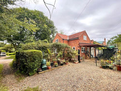 Willow Cottage on the upper River Bure