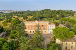 The Medici suite from 1735 with private Jacuzzi