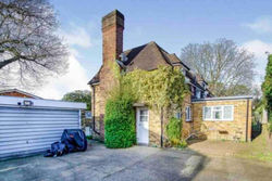 Lovely cottage in the heart of Shirley- Croydon