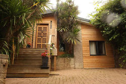 Peaceful & Central Self Contained 1 Bedroom House