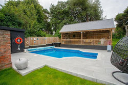 Fabulous heated Pool private Hot tub bar Stay deal kent