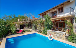 Beautiful home in Banjol with Outdoor swimming pool, WiFi and 3 Bedrooms