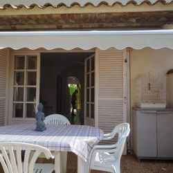 BONITA CASA CON PISCINA AL ALDO DE LA PLAYA DEL CANYADELL DE TORREDEMBARRA