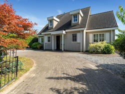 Exclusive villa in Zeewolde with a terrace